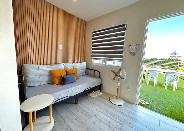 Skyline Serenity - Pickleball, Roof Deck, Pool Apartment