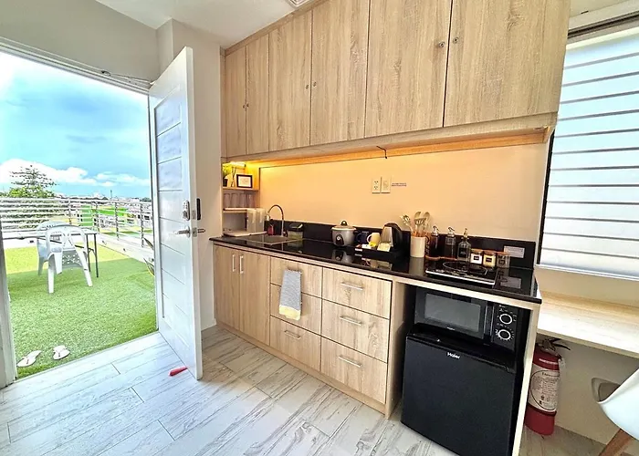Skyline Serenity - Pickleball, Roof Deck, Pool Apartment Cebu